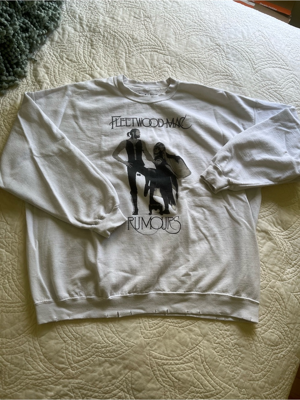 Fleetwood Mac Rumours Long Sleeve Sweatshirt. Size L/XL. Black and White